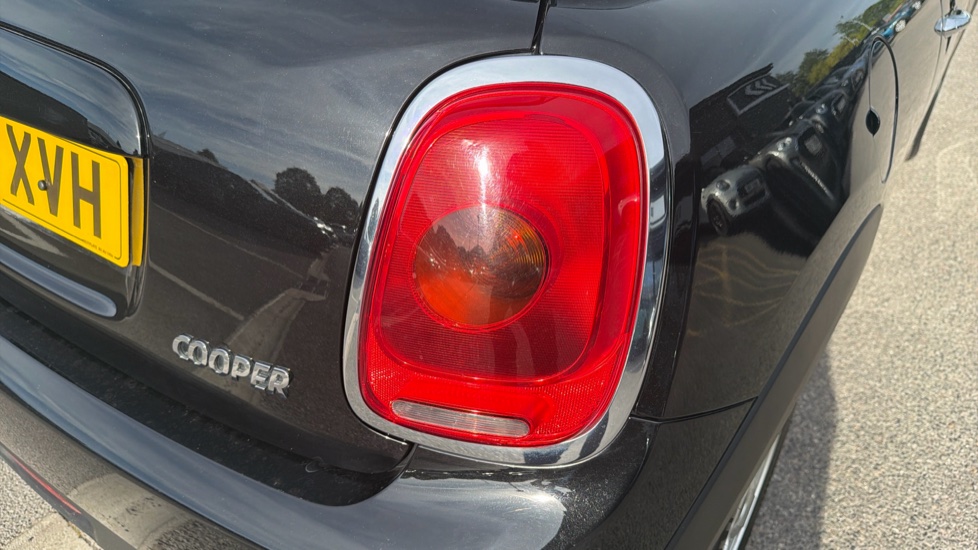 MINI Hatchback 1.5 Cooper 3dr Petrol Hatchback - Image 22