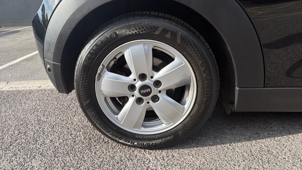 MINI Hatchback 1.5 Cooper 3dr Petrol Hatchback - Image 37