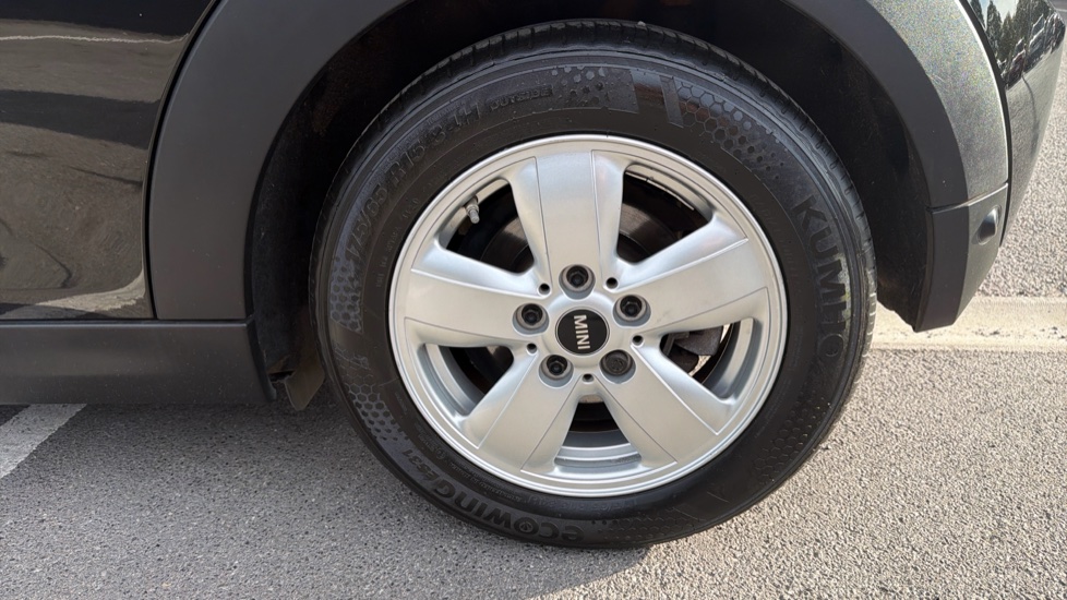 MINI Hatchback 1.5 Cooper 3dr Petrol Hatchback - Image 39