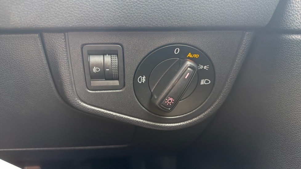 Volkswagen Polo 1.0 SE 5dr Petrol Hatchback - Image 27