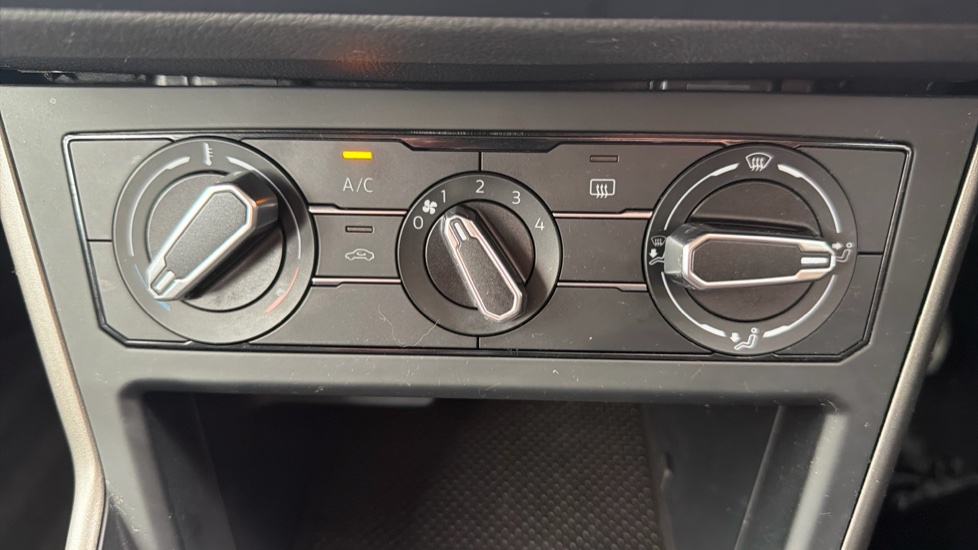 Volkswagen Polo 1.0 SE 5dr Petrol Hatchback - Image 31