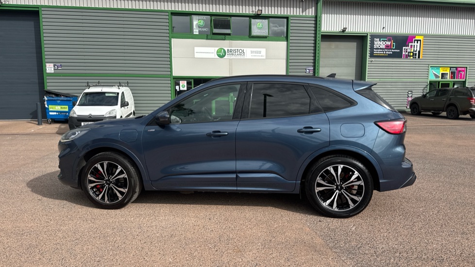 Ford Kuga 2.5 PHEV ST-Line X Edition 5dr CVT Estate - Image 29