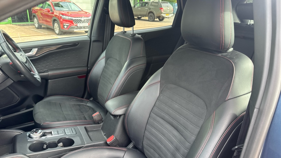 Ford Kuga 2.5 PHEV ST-Line X Edition 5dr CVT Estate - Image 38