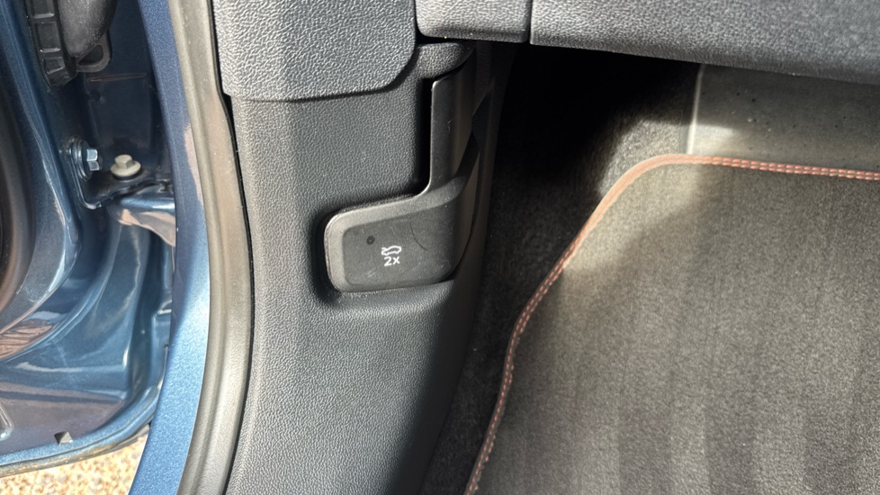 Ford Kuga 2.5 PHEV ST-Line X Edition 5dr CVT Estate - Image 40