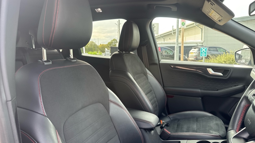 Ford Kuga 2.5 PHEV ST-Line X Edition 5dr CVT Estate - Image 43