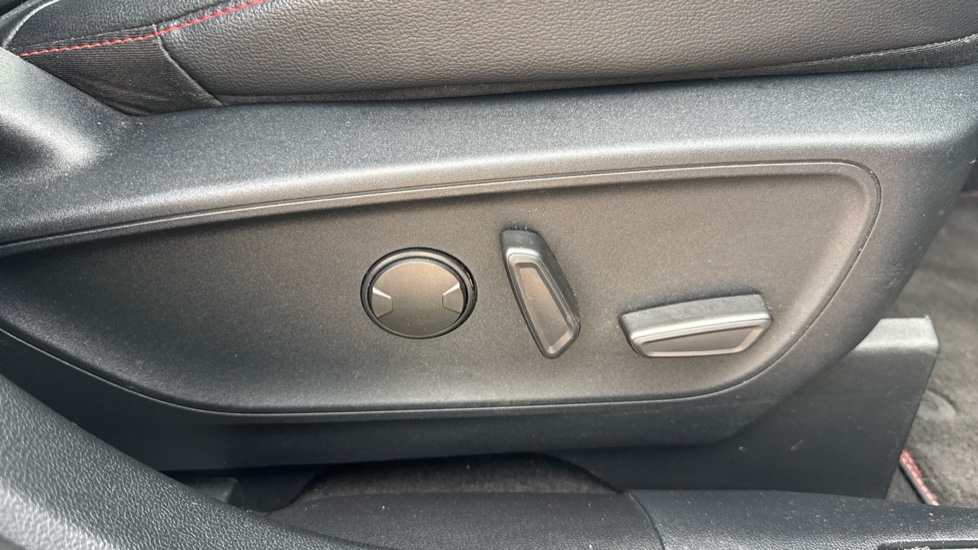 Ford Kuga 2.5 PHEV ST-Line X Edition 5dr CVT Estate - Image 46