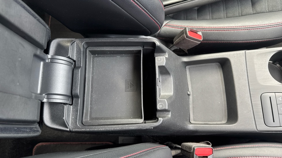 Ford Kuga 2.5 PHEV ST-Line X Edition 5dr CVT Estate - Image 49