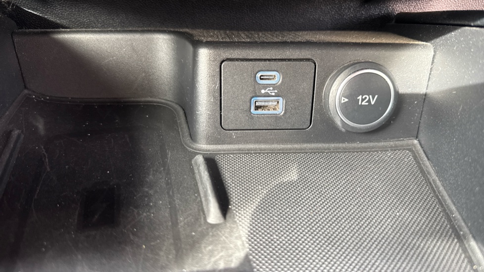 Ford Kuga 2.5 PHEV ST-Line X Edition 5dr CVT Estate - Image 57