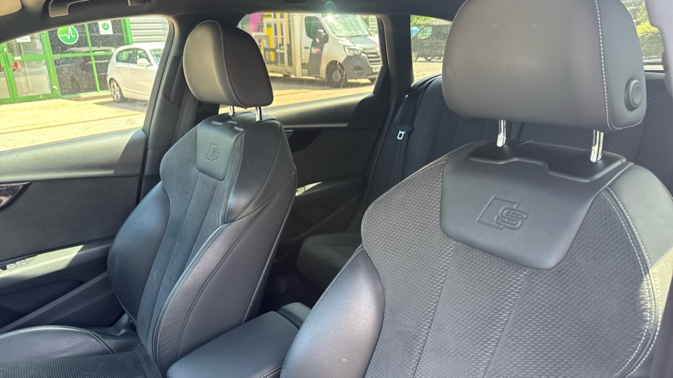 Audi A4 35 TFSI Black Edition 5dr S Tronic Petrol Estate - Image 41