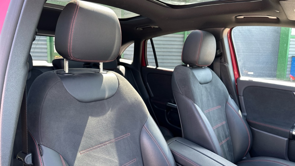 Mercedes-Benz GLA 250 AMG Line Premium Plus 5dr Auto Petrol Hatchback - Image 30