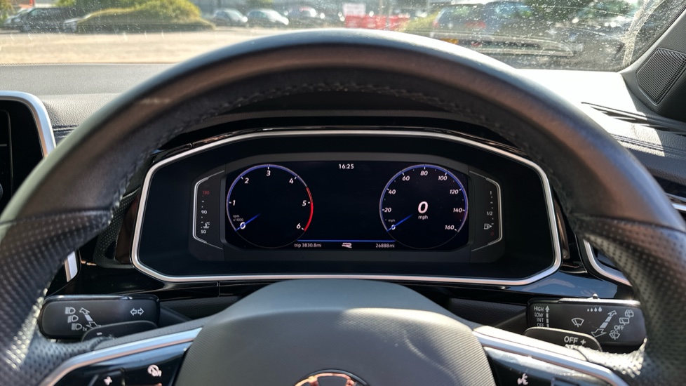Volkswagen T-Roc 2.0 TDI 150 EVO R-Line 5dr DSG Diesel Hatchback - Image 9
