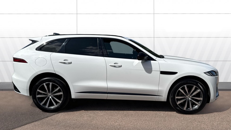 Jaguar F-Pace 2.0 D200 R-Dynamic SE Black 5dr Auto AWD Diesel Estate - Image 3