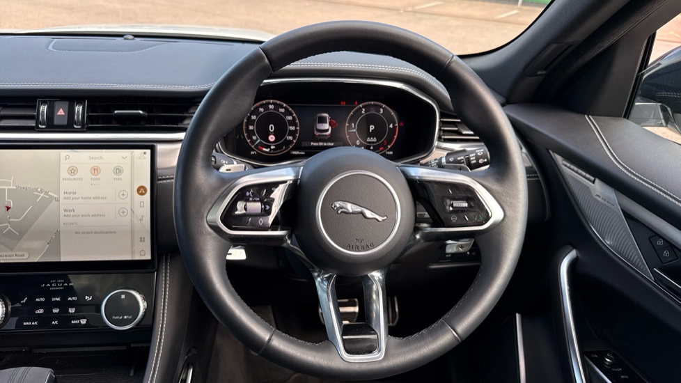 Jaguar F-Pace 2.0 D200 R-Dynamic SE Black 5dr Auto AWD Diesel Estate - Image 5