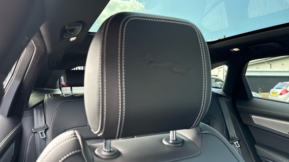 Jaguar F-Pace 2.0 D200 R-Dynamic SE Black 5dr Auto AWD Diesel Estate - Image 28