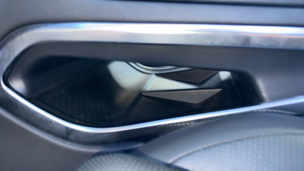 Jaguar F-Pace 2.0 D200 R-Dynamic SE Black 5dr Auto AWD Diesel Estate - Image 44