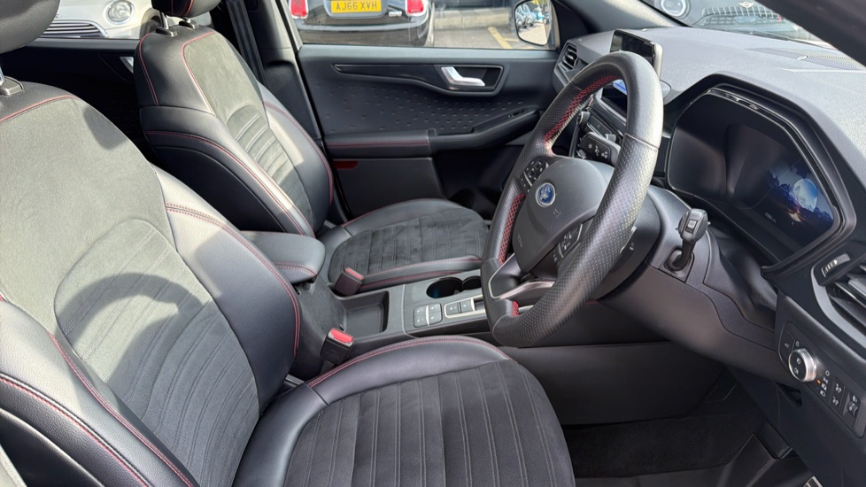 Ford Kuga 2.5 FHEV ST-Line Edition 5dr CVT Hybrid Estate - Image 11