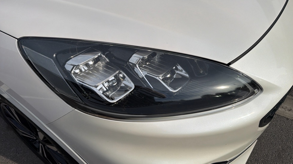 Ford Kuga 2.5 FHEV ST-Line Edition 5dr CVT Hybrid Estate - Image 23
