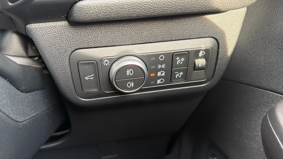 Ford Kuga 2.5 FHEV ST-Line Edition 5dr CVT Hybrid Estate - Image 34