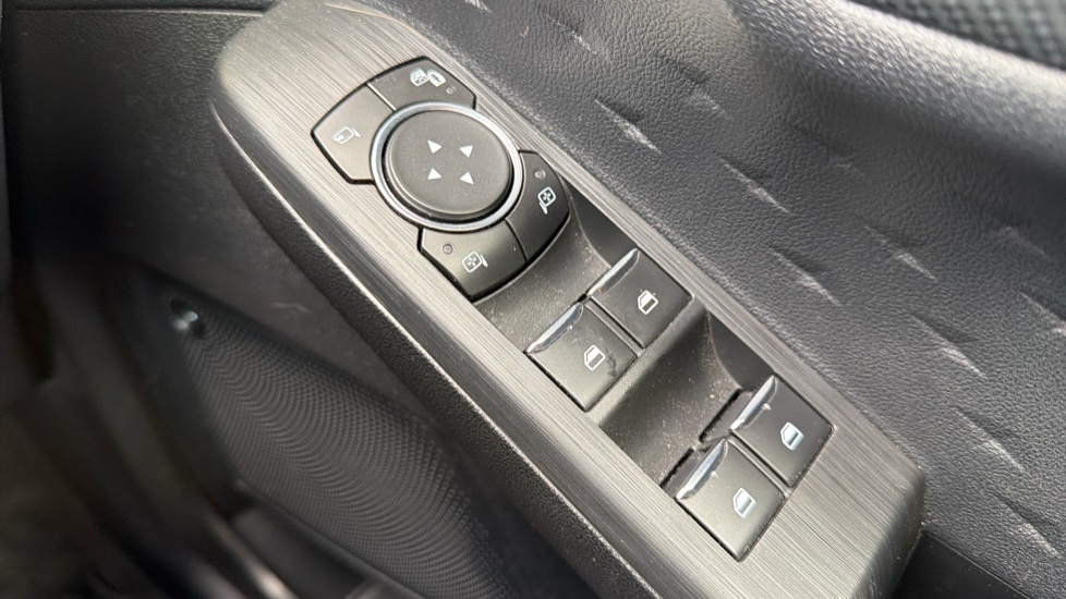 Ford Kuga 2.5 FHEV ST-Line Edition 5dr CVT Hybrid Estate - Image 35