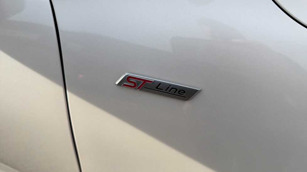 Ford Kuga 2.5 FHEV ST-Line Edition 5dr CVT Hybrid Estate - Image 37