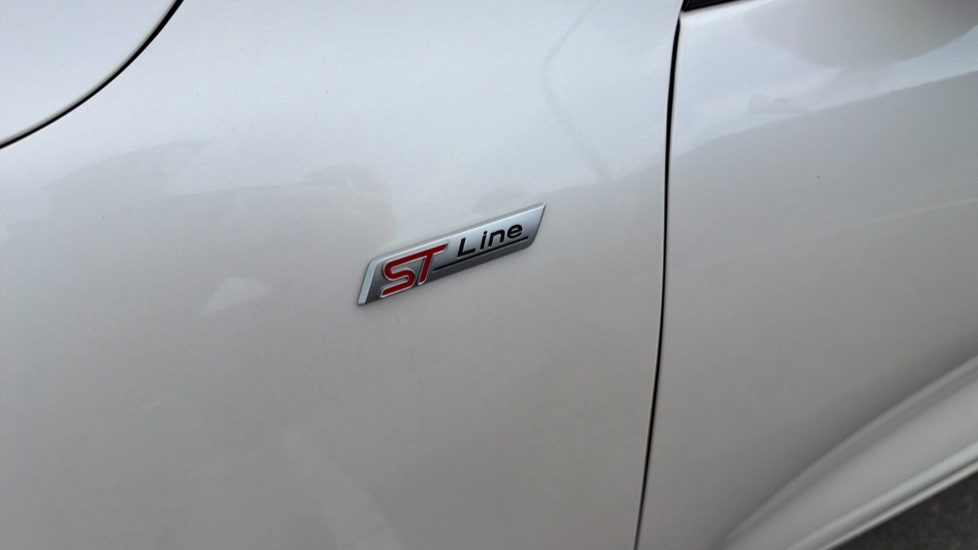 Ford Kuga 2.5 FHEV ST-Line Edition 5dr CVT Hybrid Estate - Image 44