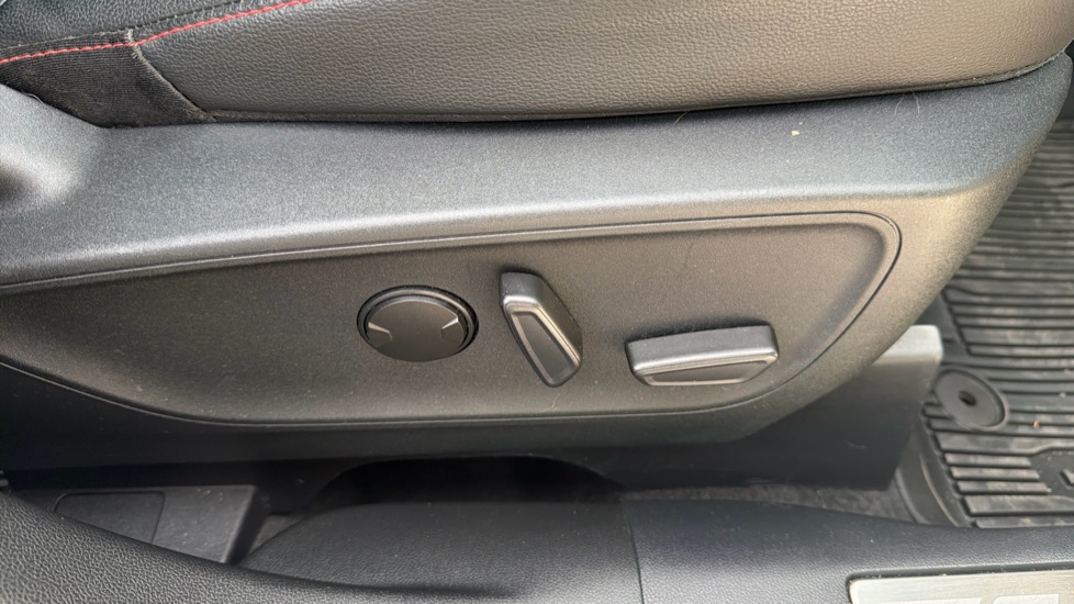 Ford Kuga 2.5 FHEV ST-Line Edition 5dr CVT Hybrid Estate - Image 46
