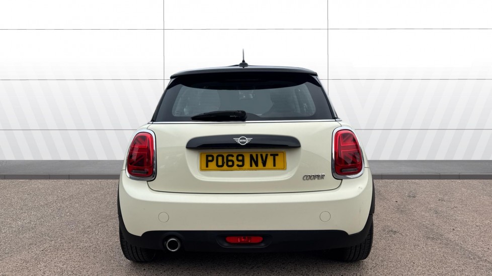 MINI Hatchback 1.5 Cooper Classic II 3dr Petrol Hatchback - Image 15