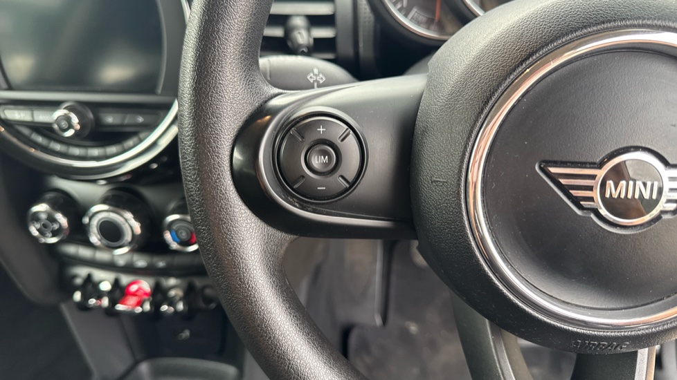 MINI Hatchback 1.5 Cooper Classic II 3dr Petrol Hatchback - Image 17