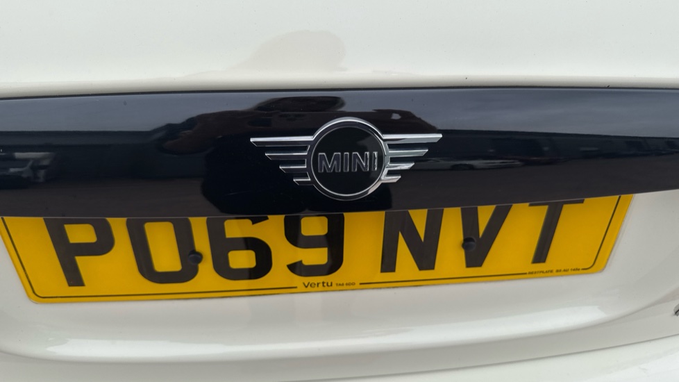 MINI Hatchback 1.5 Cooper Classic II 3dr Petrol Hatchback - Image 29