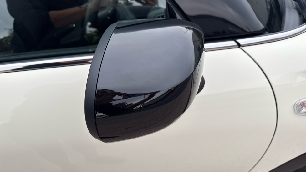 MINI Hatchback 1.5 Cooper Classic II 3dr Petrol Hatchback - Image 35