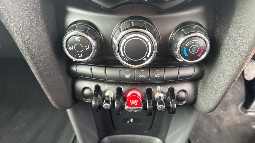 MINI Hatchback 1.5 Cooper Classic II 3dr Petrol Hatchback - Image 39
