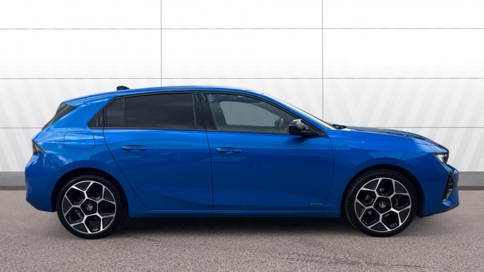 Vauxhall Astra 1.2 Turbo 130 Ultimate 5dr Petrol Hatchback - Image 3