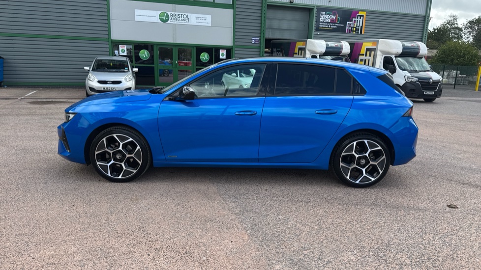 Vauxhall Astra 1.2 Turbo 130 Ultimate 5dr Petrol Hatchback - Image 28