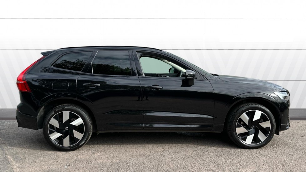 Volvo XC60 2.0 T6 [350] RC PHEV Plus Dark 5dr AWD Geartronic Estate - Image 3