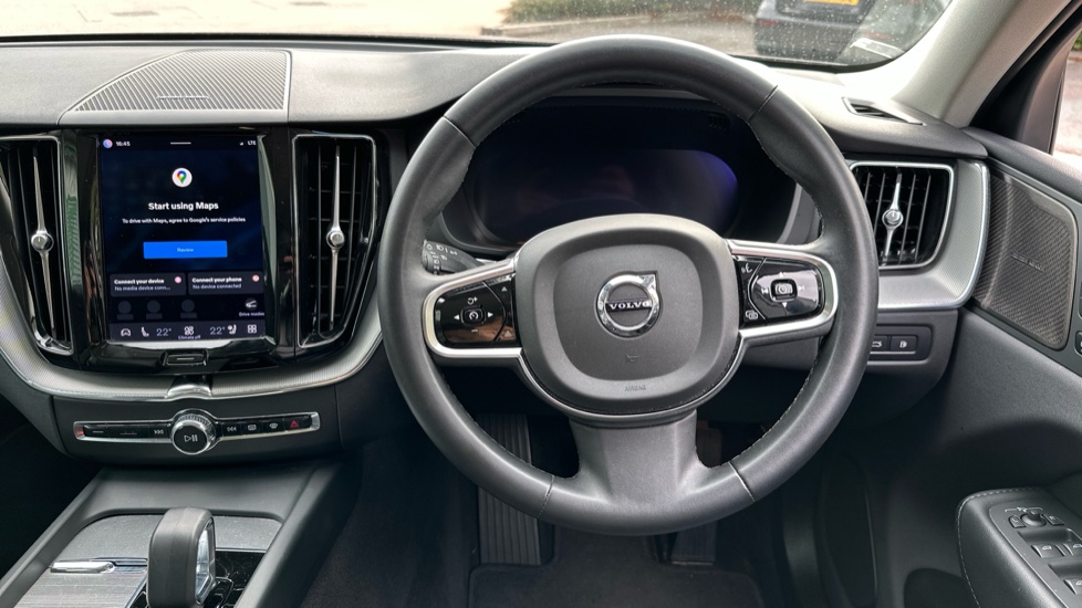 Volvo XC60 2.0 T6 [350] RC PHEV Plus Dark 5dr AWD Geartronic Estate - Image 5