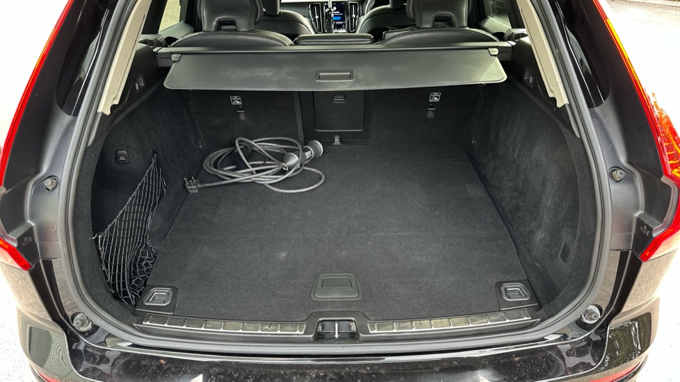 Volvo XC60 2.0 T6 [350] RC PHEV Plus Dark 5dr AWD Geartronic Estate - Image 13