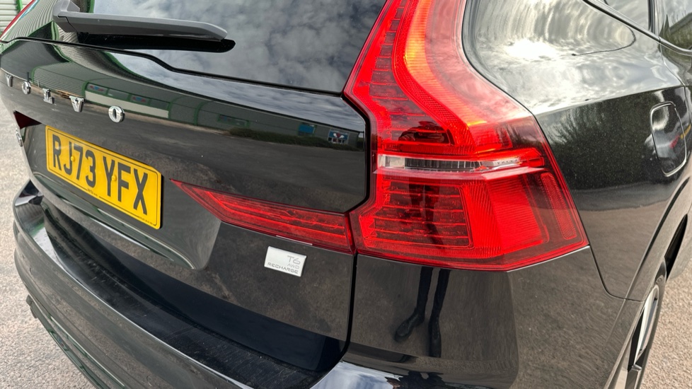 Volvo XC60 2.0 T6 [350] RC PHEV Plus Dark 5dr AWD Geartronic Estate - Image 22