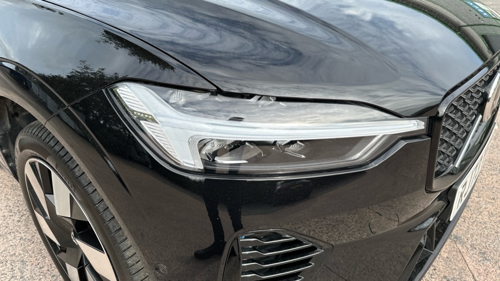 Volvo XC60 2.0 T6 [350] RC PHEV Plus Dark 5dr AWD Geartronic Estate - Image 23