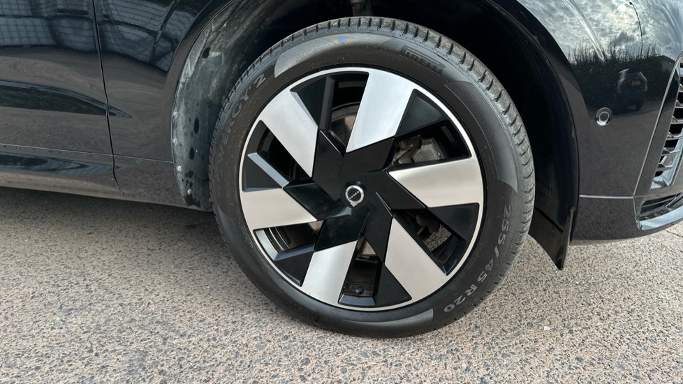 Volvo XC60 2.0 T6 [350] RC PHEV Plus Dark 5dr AWD Geartronic Estate - Image 32