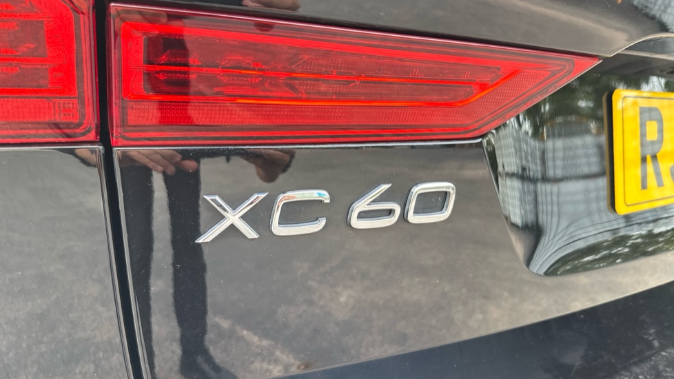 Volvo XC60 2.0 T6 [350] RC PHEV Plus Dark 5dr AWD Geartronic Estate - Image 38