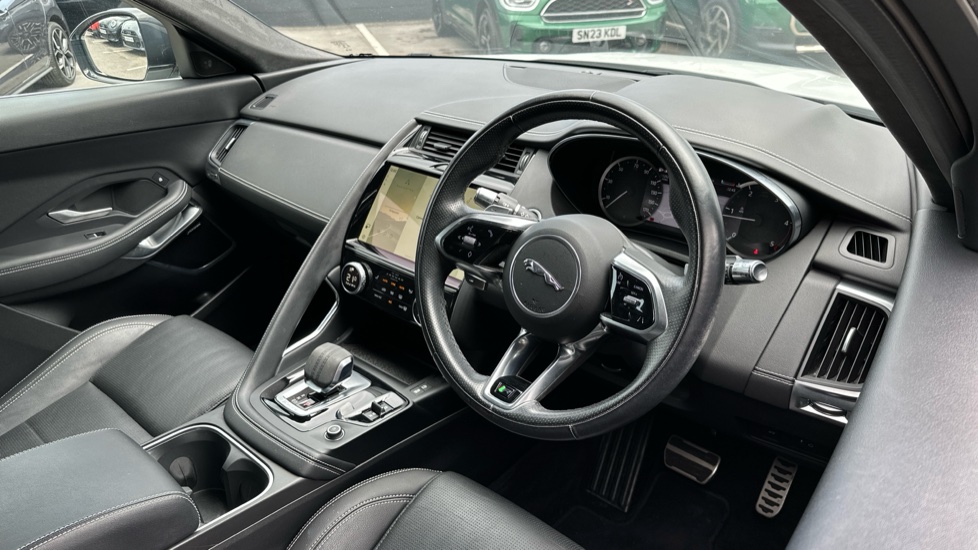 Jaguar E-Pace 2.0 D165 R-Dynamic SE 5dr Auto Diesel Estate - Image 6