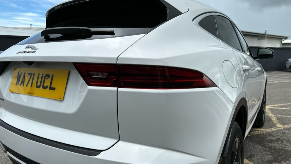 Jaguar E-Pace 2.0 D165 R-Dynamic SE 5dr Auto Diesel Estate - Image 22