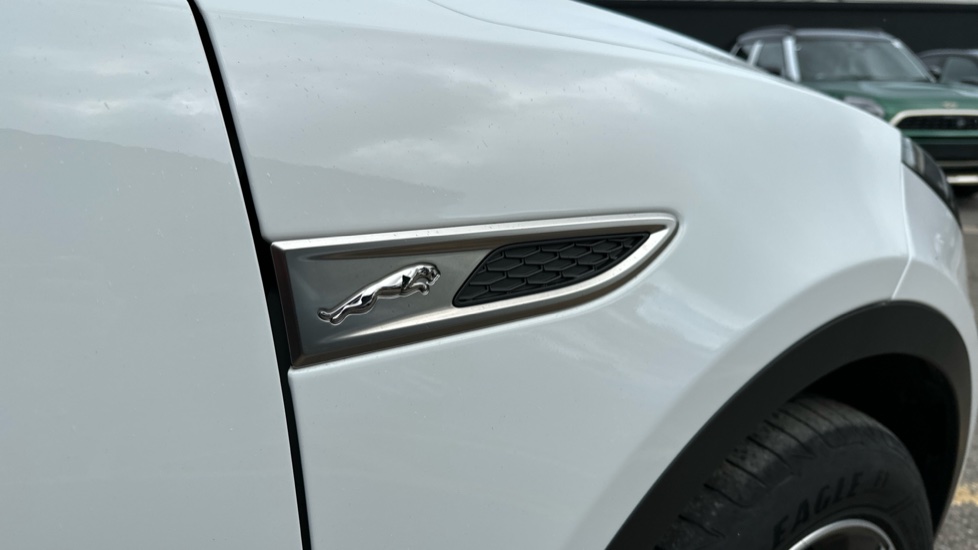 Jaguar E-Pace 2.0 D165 R-Dynamic SE 5dr Auto Diesel Estate - Image 27