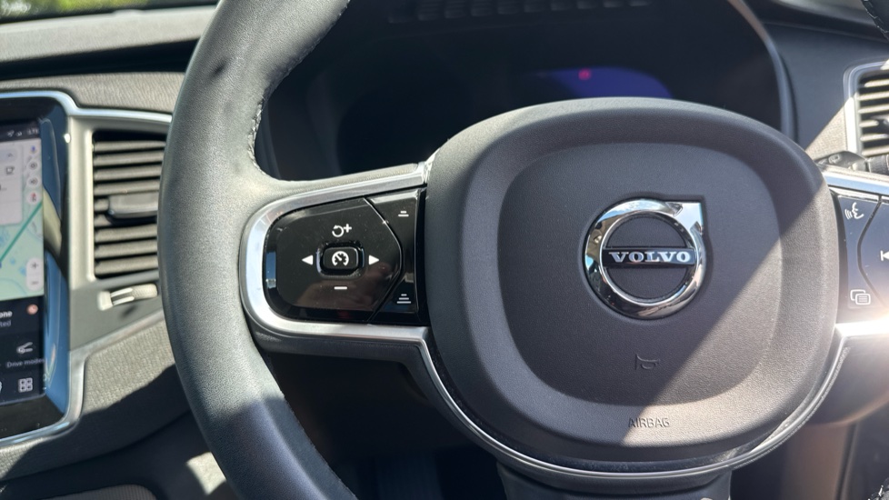 Volvo XC90 2.0 B5P [250] Core 5dr AWD Geartronic Petrol Estate - Image 17