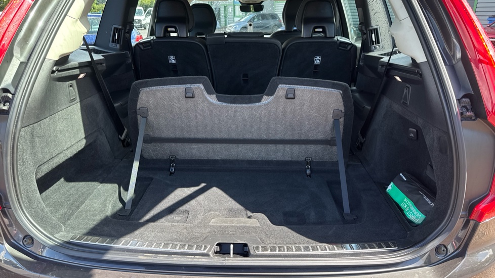 Volvo XC90 2.0 B5P [250] Core 5dr AWD Geartronic Petrol Estate - Image 24