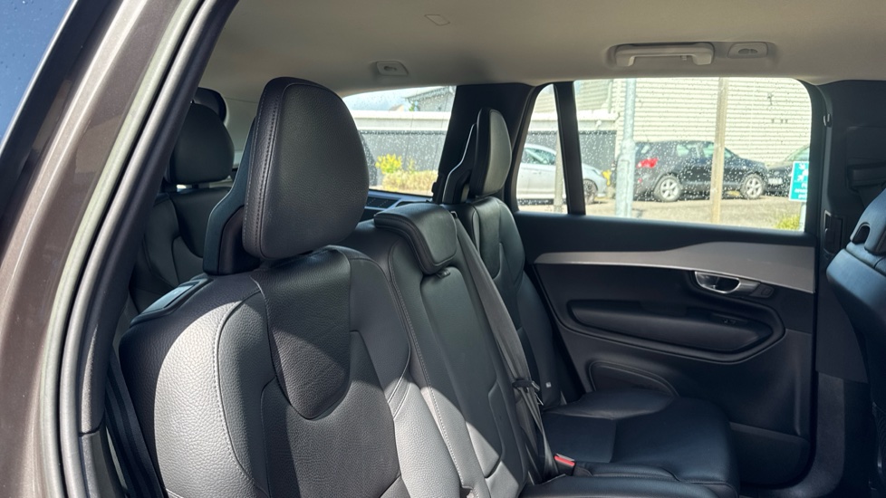 Volvo XC90 2.0 B5P [250] Core 5dr AWD Geartronic Petrol Estate - Image 26