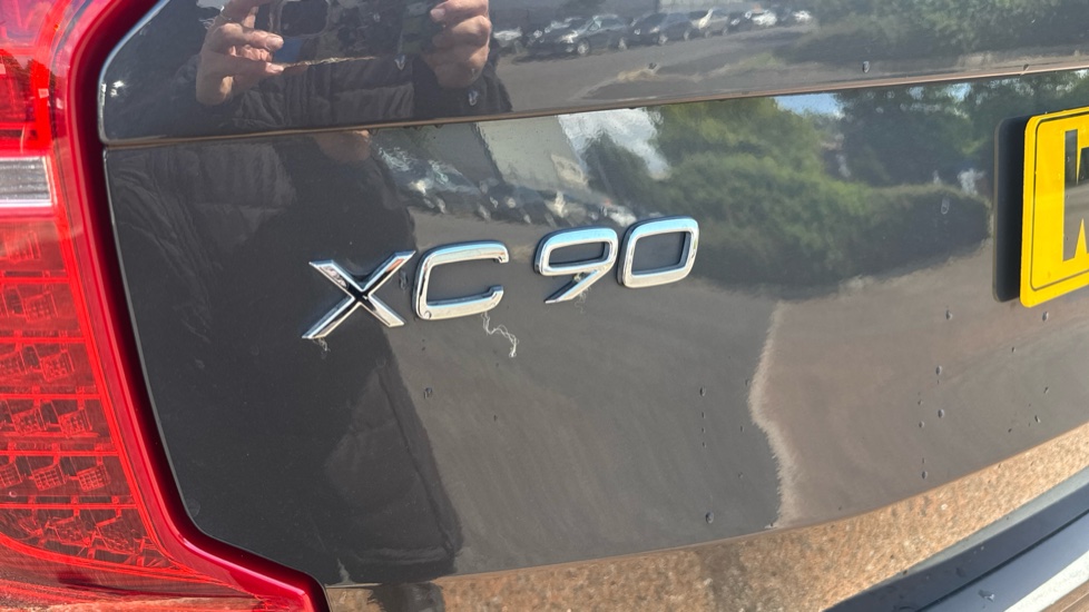 Volvo XC90 2.0 B5P [250] Core 5dr AWD Geartronic Petrol Estate - Image 29