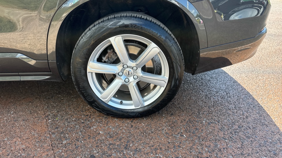Volvo XC90 2.0 B5P [250] Core 5dr AWD Geartronic Petrol Estate - Image 30