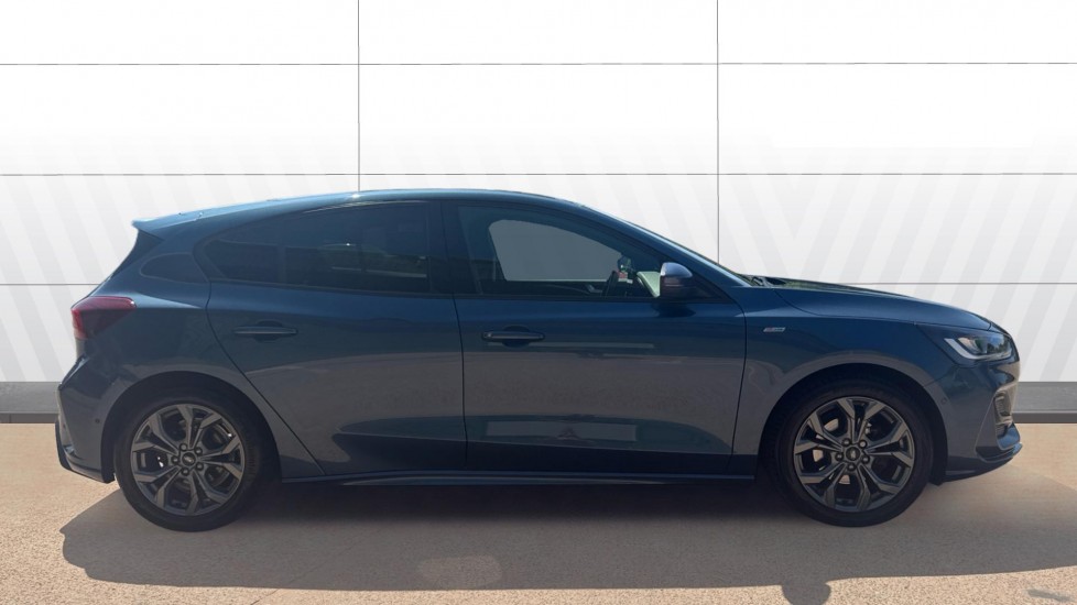 Ford Focus 1.0 EcoBoost Hybrid mHEV 155 ST-Line Edition 5dr Petrol Hatchback - Image 3