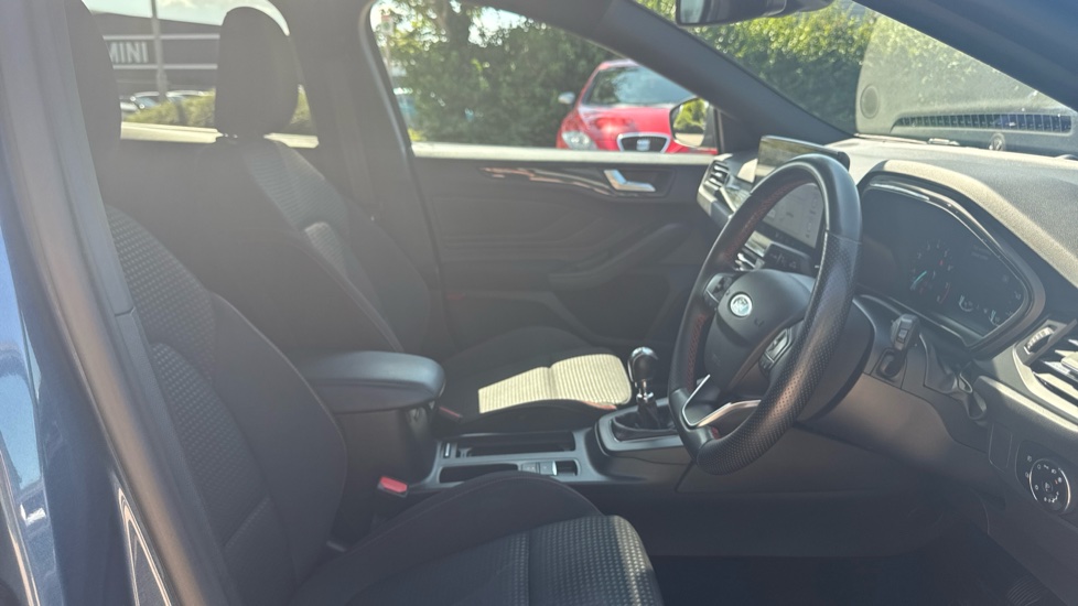 Ford Focus 1.0 EcoBoost Hybrid mHEV 155 ST-Line Edition 5dr Petrol Hatchback - Image 11
